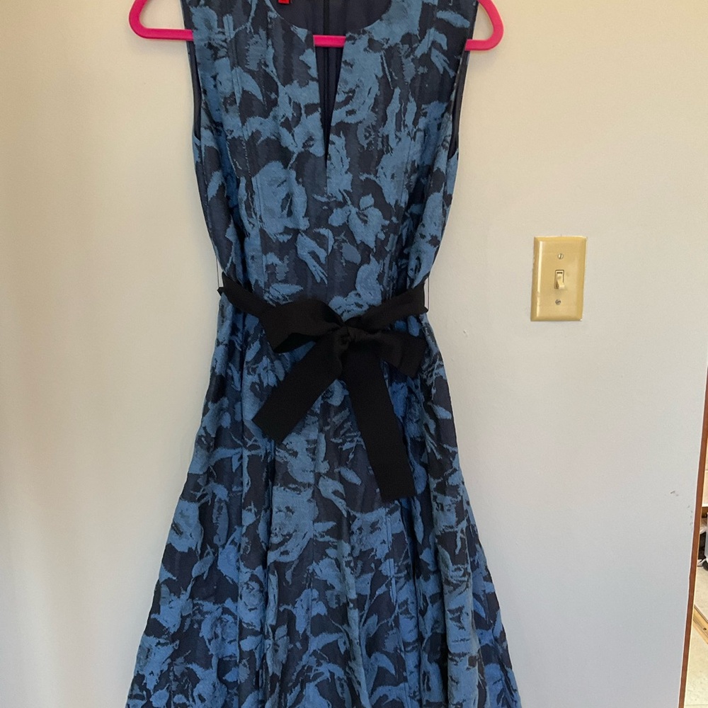 Carolina Herrera Blue Gray Sleeveless V-neck Midi Dress